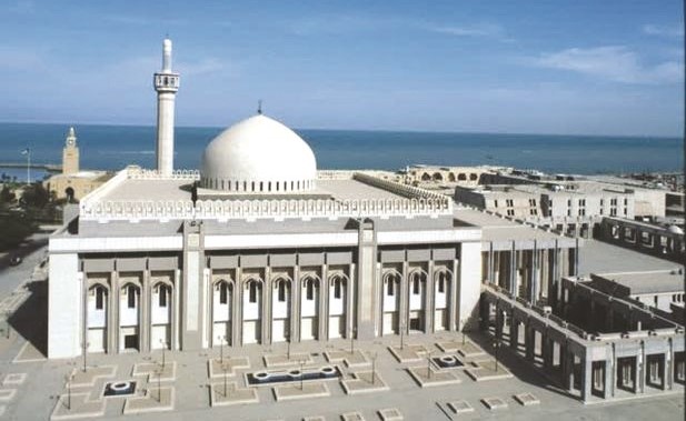 تصميم المساجد المعاصرة: اختلافات مدهشة بين الشرق والغرب .. بقلم: د.رماح غريب - أستاذ مساعد في كلية الدراسات الإسلامية بجامعة حمد بن خليفة في قطر