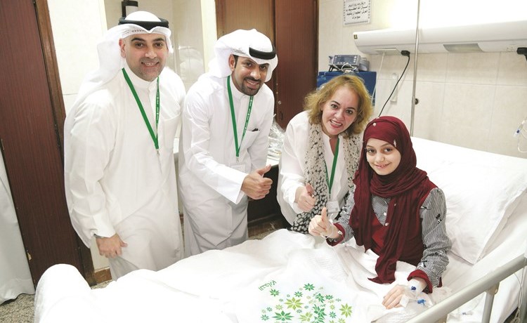 جانب من زيارة التجاري لقسم الأطفال في مستشفى مبارك﻿