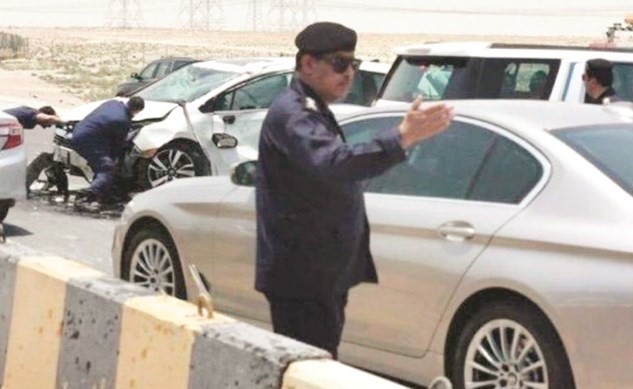الفريق عصام النهام خلال تنظيمه حركة السير﻿