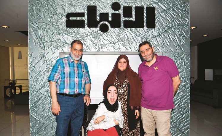 المتفوقة سارة عماد عبدالرزاق مع أسرتها	 (قاسم باشا)﻿