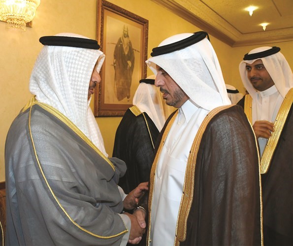 سمو رئيس الوزراء الشيخ جابر المبارك يتلقى التعازي من رئيس الوزراء القطري الشيخ عبدالله بن ناصر بن خليفة آل ثاني ﻿