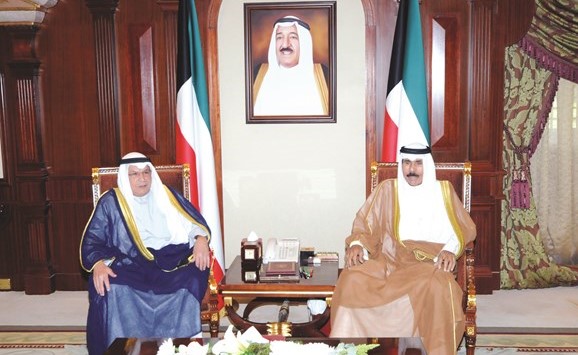 سمو ولي العهد الشيخ نواف الأحمد مستقبلا الشيخ خالد الجراح﻿