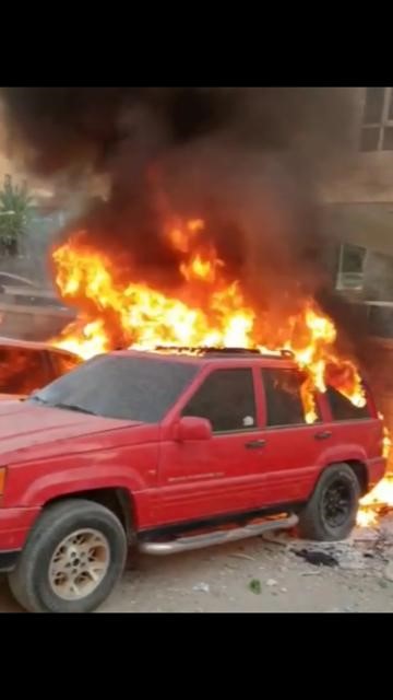 حريق 3 مركبات في منطقة ميدان حولي