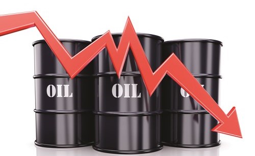 «الوطني»: النفط لأسوأ أداء شهري في 7 سنوات متراجعاً 11%