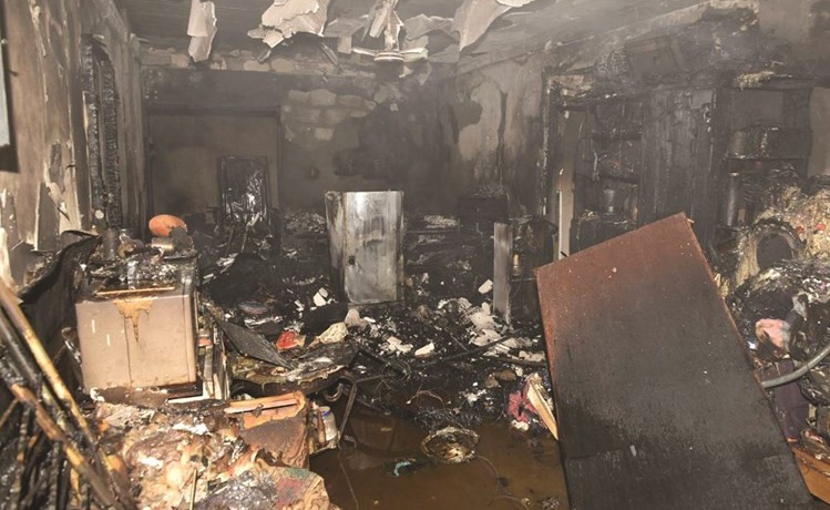 حريق عمارة الفنطاس خلف تلفيات جسيمة في الشقق ٣﻿
