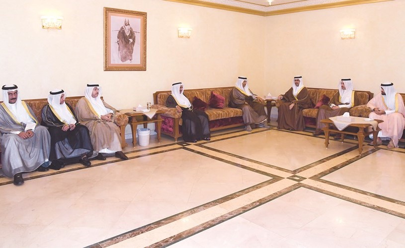 سمو الشيخ جابر المبارك مستقبلا ممثل رئيس وزراء البحرين صاحب السمو الملكي الأمير خليفة بن سلمان سمو الشيخ خليفة بن علي﻿