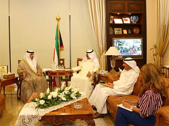 الجارالله بحث العلاقات مع السفير الإماراتي صقر الريسي