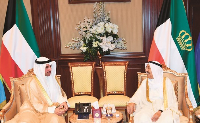 صاحب السمو الأمير الشيخ صباح الأحمد مستقبلا مرزوق الغانم﻿