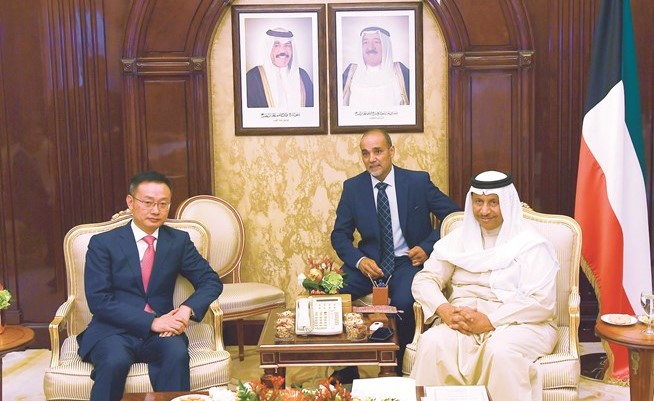 سمو الشيخ جابر المبارك مستقبلا رئيس شركة هواوي يي كسيانغ﻿