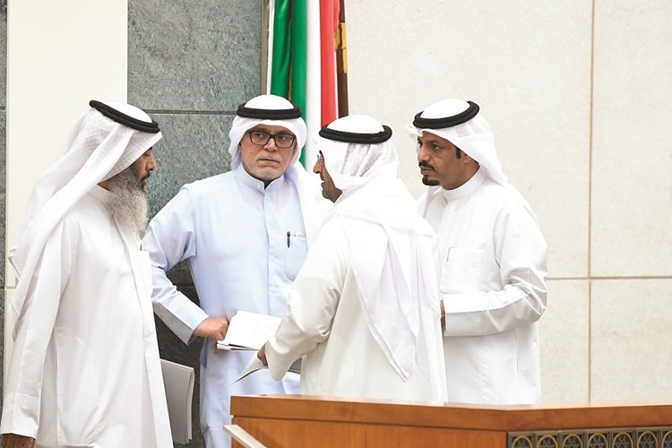 د.نايف الحجرف وماجد المطيري وصلاح خورشيد ونايف المرداس﻿