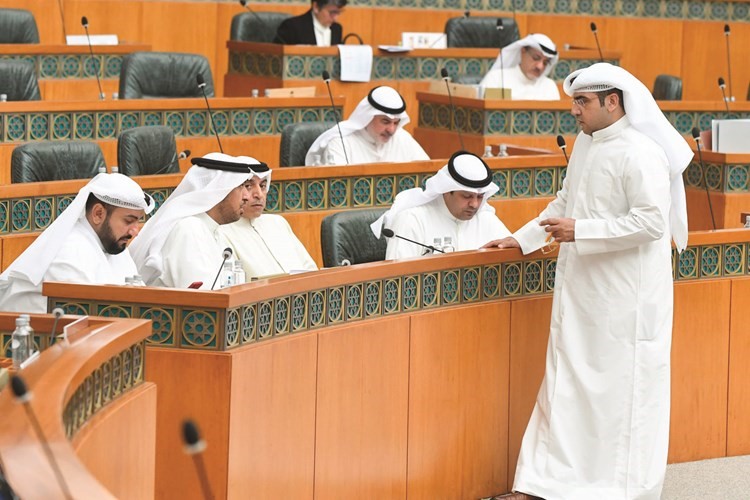د.عبدالكريم الكندري وفيصل الكندري ود.حامد العازمي ود.فهد العفاسي والشيخ د.باسل الصباح﻿