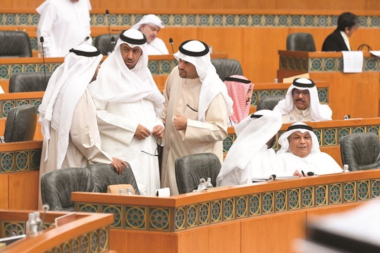 الشيخ خالد الجراح والشيخ د.باسل الصباح وأنس الصالح ود.فهد العفاسي ومحمد الجبري﻿