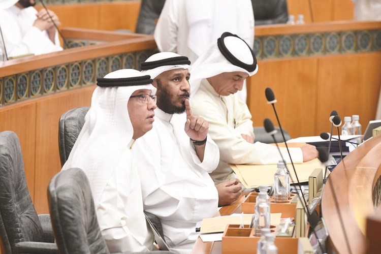 مبارك الحريص وسعد الخراز ود.حامد العازمي﻿
