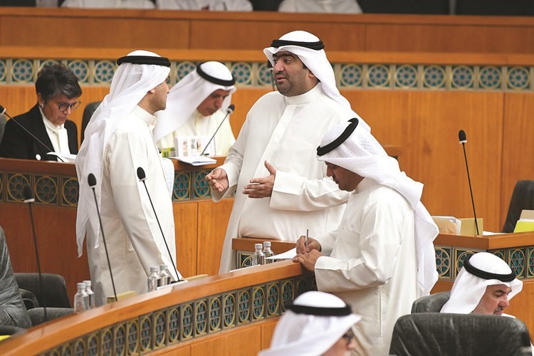 فيصل الكندري وخالد الروضان وعبدالله الكندري﻿