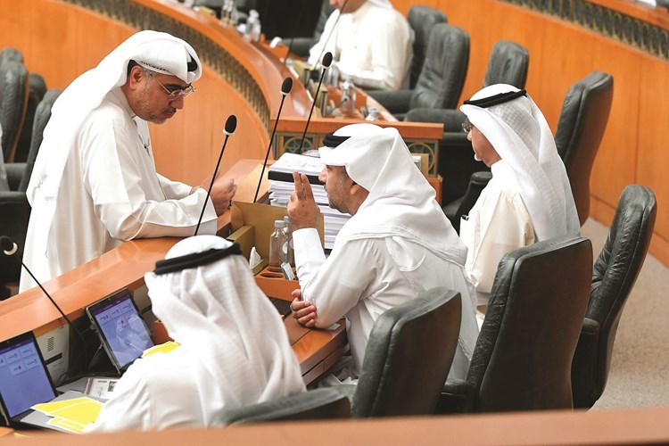 حوار بين د.عودة الرويعي وخالد الشطي ﻿