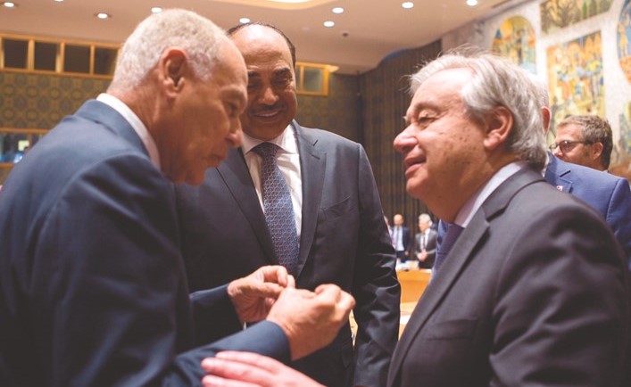 الشيخ صباح الخالد مع الأمين العام للأمم المتحدة وأمين عام الجامعة العربية	﻿