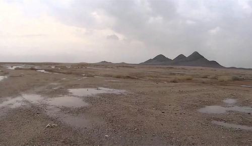 سعودي يقتل طفله ويدفنه في منطقة صحراوية ويطعن زوجته الحامل