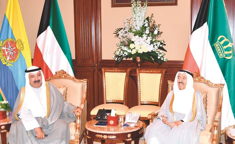 صاحب السمو الأمير الشيخ صباح الأحمد مستقبلا الشيخ ناصر صباح الأحمد﻿