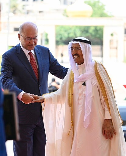 صاحب السمو الأمير الشيخ صباح الأحمد وفي استقباله الرئيس العراقي برهم صالح 