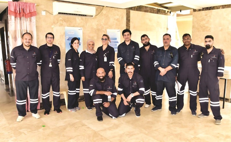 طاقم عمل اللجنة من موظفي وموظفات البترول الوطنية﻿
