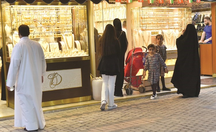 إقبال على شراء الذهب في السوق المحلي 	(محمد هنداوي)﻿