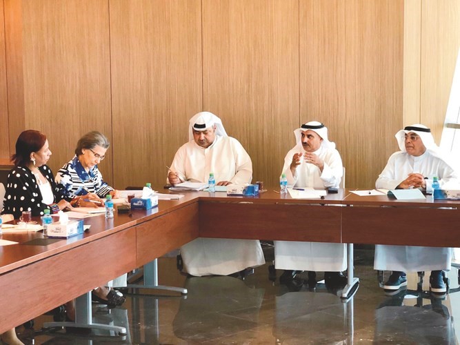 د.سعود الحربي وفيصل المقصيد خلال الاجتماع﻿