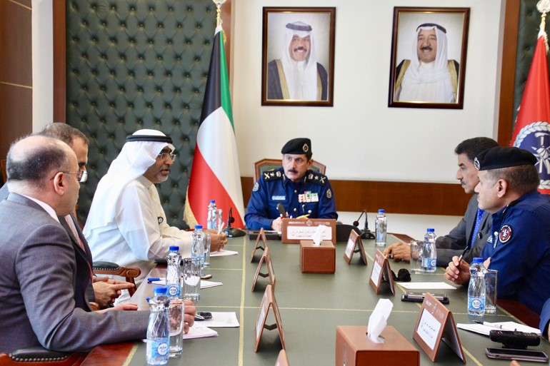 اللواء المكراد خلال الاجتماع مع عدد من شركات القطاع النفطي 