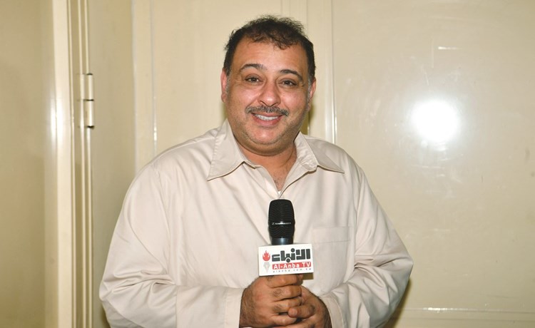 النجم حسن البلام مع مايك الأنباء 	(قاسم باشا)﻿
