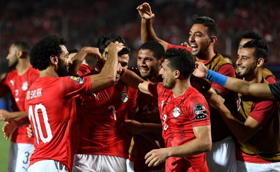 تريزيغيه يقود الفراعنة لأول فوز بأمم أفريقيا على حساب محاربي زيمبابوي