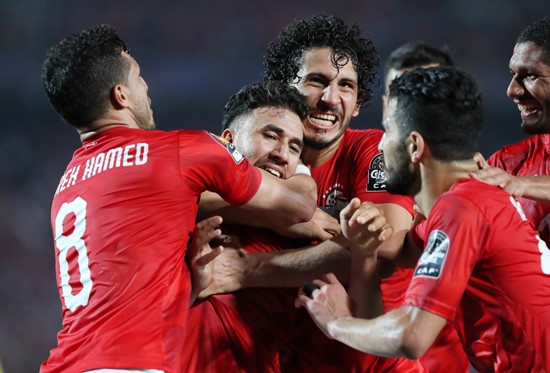 تريزيغيه يقود الفراعنة لأول فوز بأمم أفريقيا على حساب محاربي زيمبابوي