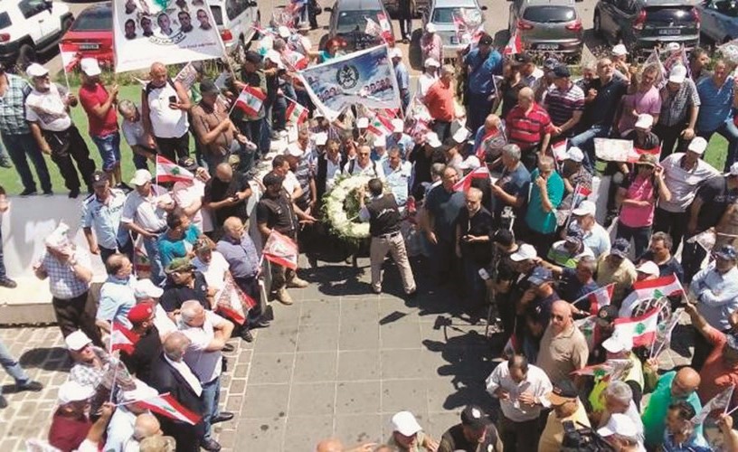 حراك العسكريين المتقاعدين يعلن فك الإعتصام أمام مبنى الواردات التابع لوزارة المالية			(محمود الطويل)﻿