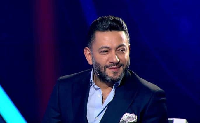 بالفيديو.. فنان لبناني ينفعل بسبب تجاهل الصحفيين له