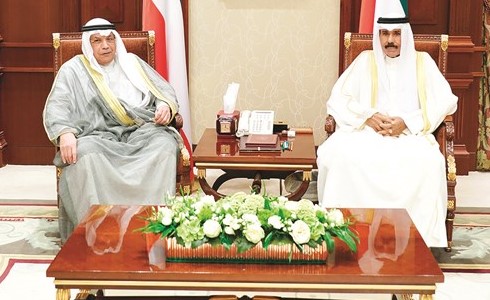 سمو ولي العهد الشيخ نواف الأحمد مستقبلا الشيخ خالد الجراح﻿