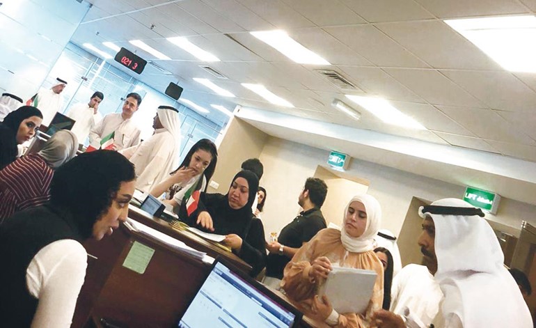 أولياء أمور وطلاب يحتجون على الاستبعاد من البعثات الداخلية