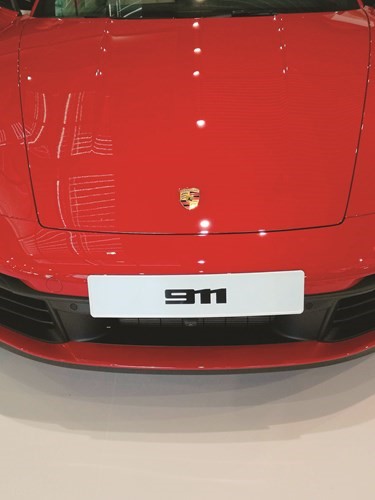 بورشه 911 الجديدة كلياً.. الأسطورة الخالدة