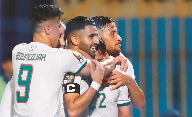«محاربو الصحراء» لاصطياد «أسود التيرانغا»
