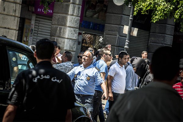 بالفيديو والصور..قتلى وجرحى في تفجيرين انتحاريين استهدفا العاصمة التونسية