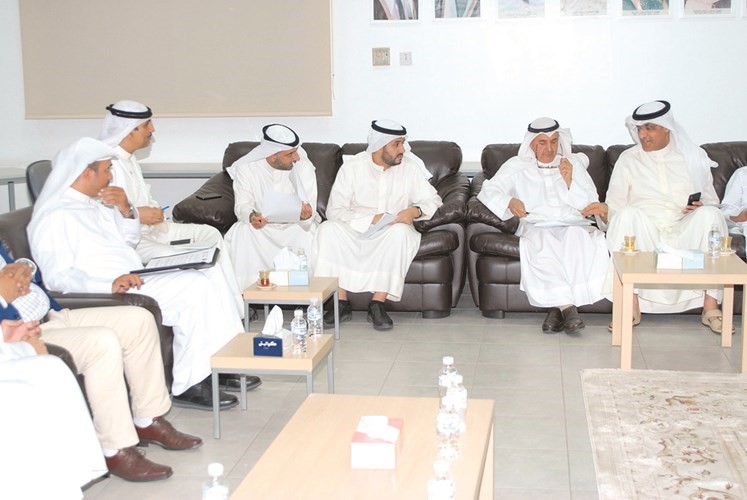 أعضاء جمعية المحاسبين خلال اللقاء﻿