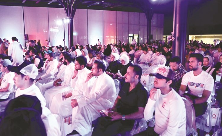 جانب من الحضور الطلابي في اللقاء﻿