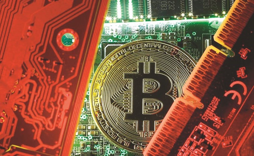 هزة عنيفة تهوي بـ «بتكوين» 19% وتفقدها 44.8 مليار دولار