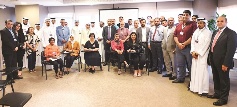 صورة جماعية للمشاركين في الدورة﻿