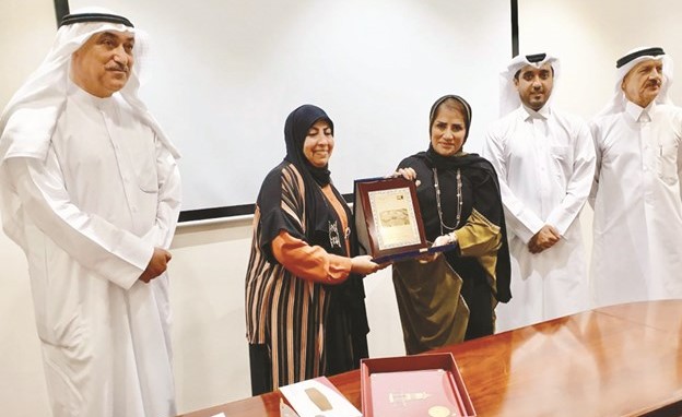 وفد كلية تكنولوجيا الطيران مع مسؤولي وزارة التعليم العالي القطرية﻿