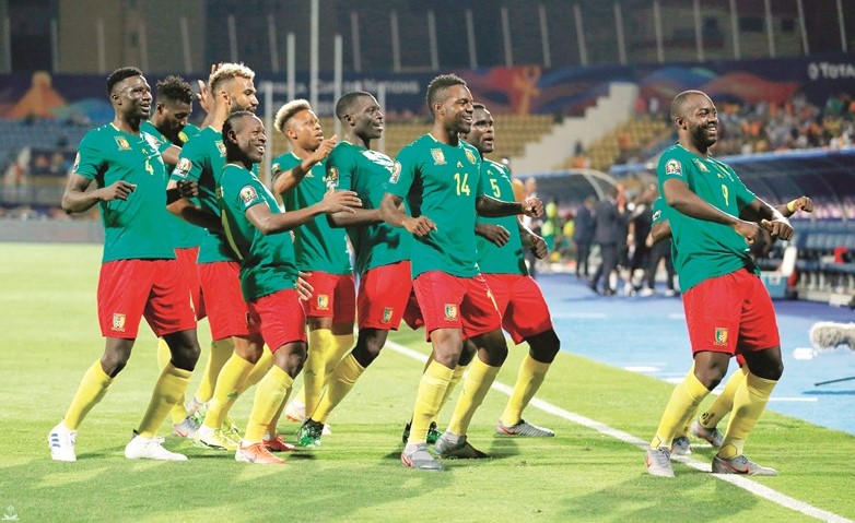 الكاميرون تعالج متاعبها.. بالرقص