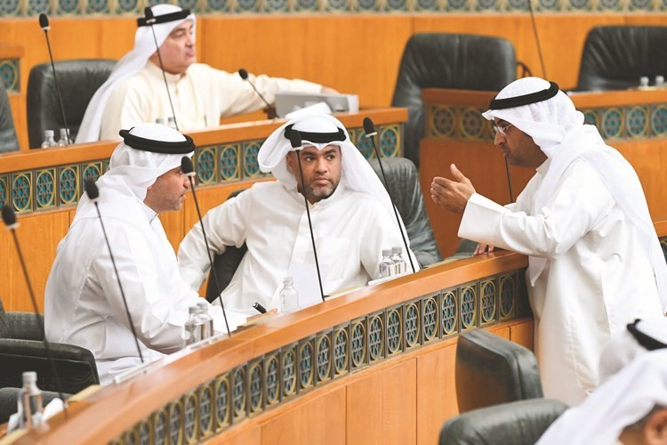 د. نايف الحجرف وعمر الطبطبائي وعبدالله الكندري﻿