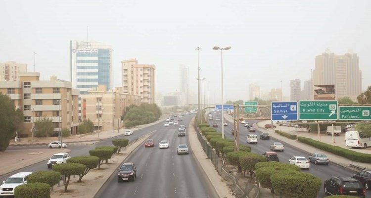 الإمارات والبحرين تدينان الهجوم الحوثي على مطار أبها السعودي