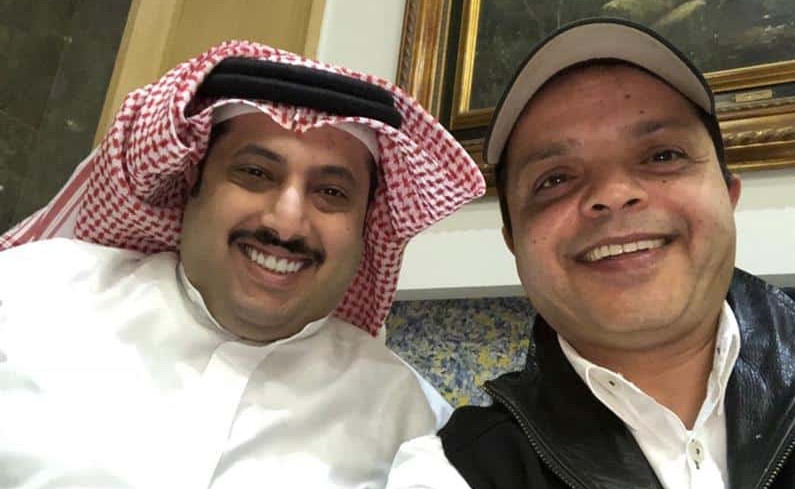 بالفيديو.. تركي آل شيخ ومحمد هنيدي يفاجئان طفلًا مريضًا