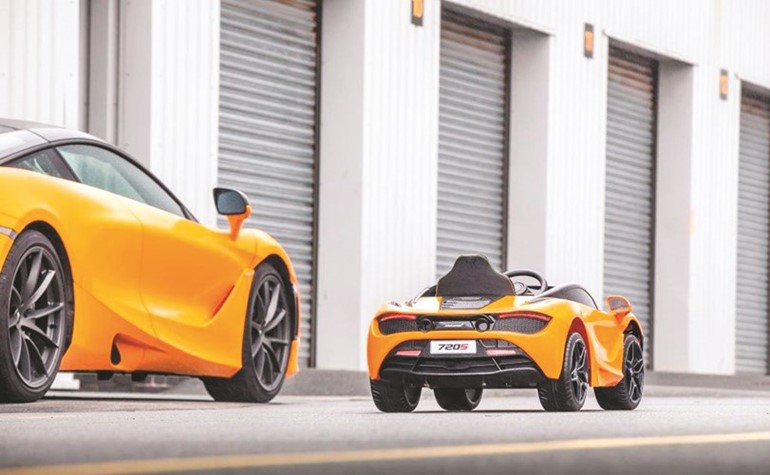 ماكلارين 720S Ride - On الجديدة تزرع في الجيل الجديد حب السيارات الخارقة