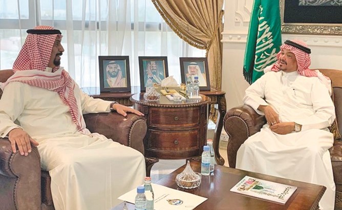 الشيخ علي الخالد ووزير الحج والعمرة السعودي ﻿