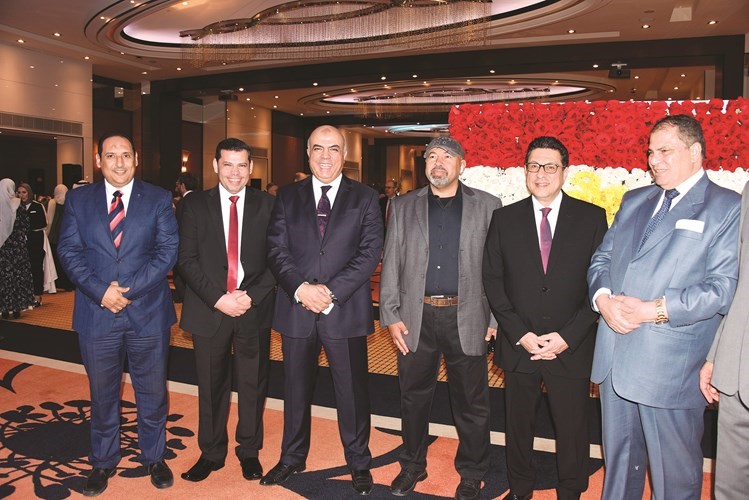 السفير القوني مع المستشارين ياسر جلال ويسري عبدالكريم ومحمد عبدالكريم والزميل أسامة أبوالسعود﻿
