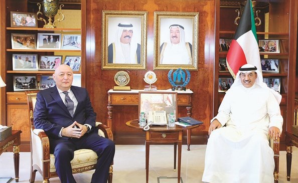  الشيخ صباح الخالد مستقبلا سفير جمهورية كازاخستان ﻿